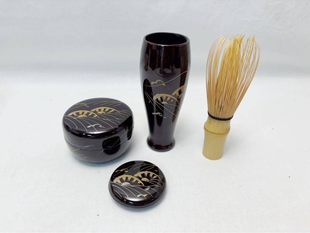 ほぼ未使用 茶道具 黒面朱利休茶箱 セット 茶碗 棗 茶筅 振出 巾筒 香合紙箱