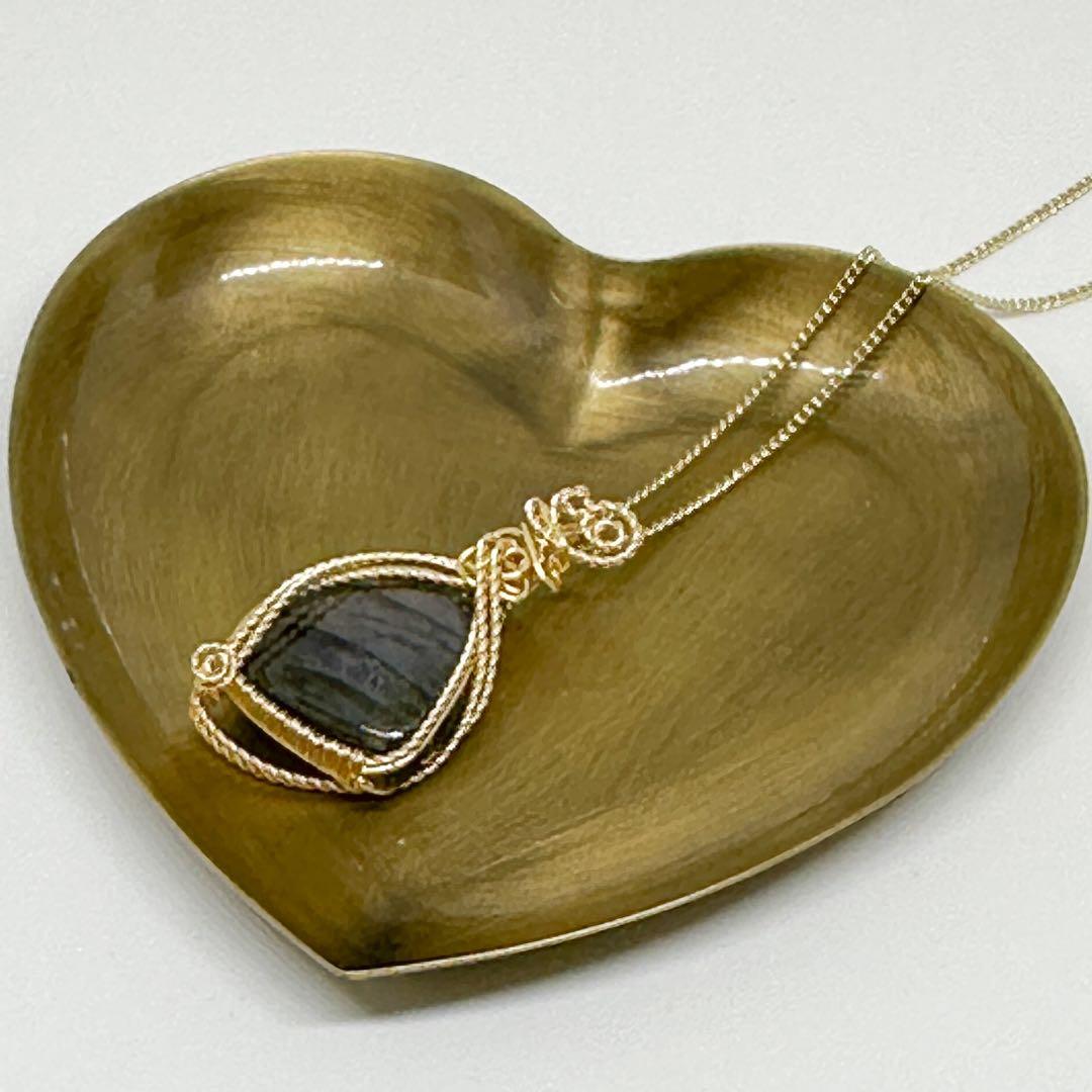 神秘のレインボー✴︎マルチカラーラブラドライトのワイヤージュエリー