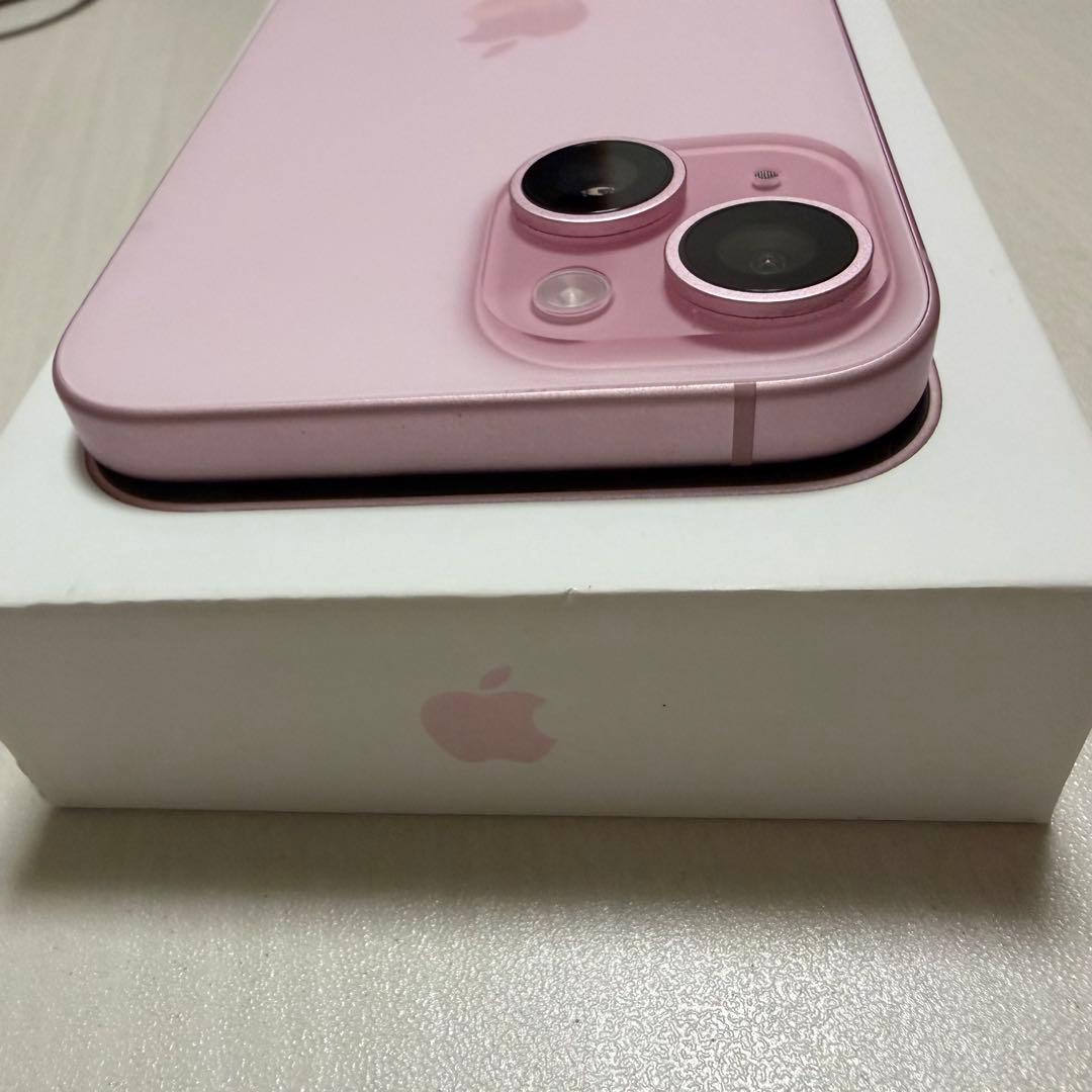 iPhone15 ピンク
