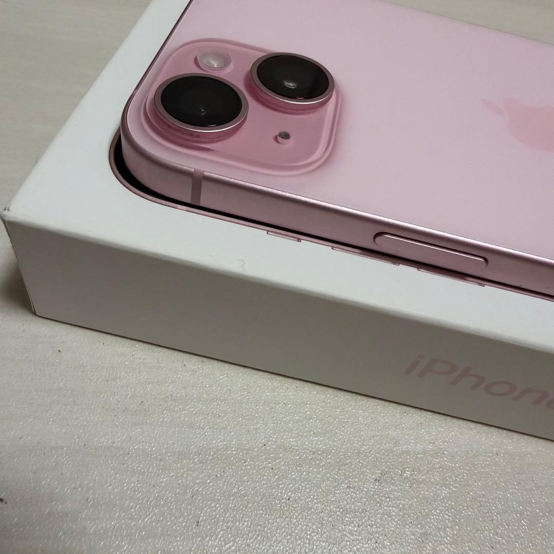 iPhone15 ピンク