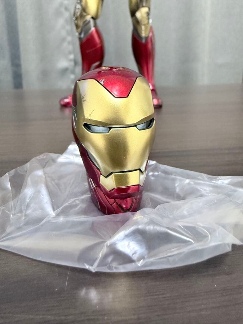 ト*ム様 ホットトイズ　アベンジャーズ　アイアンマン・マーク８５（バトルダメージ