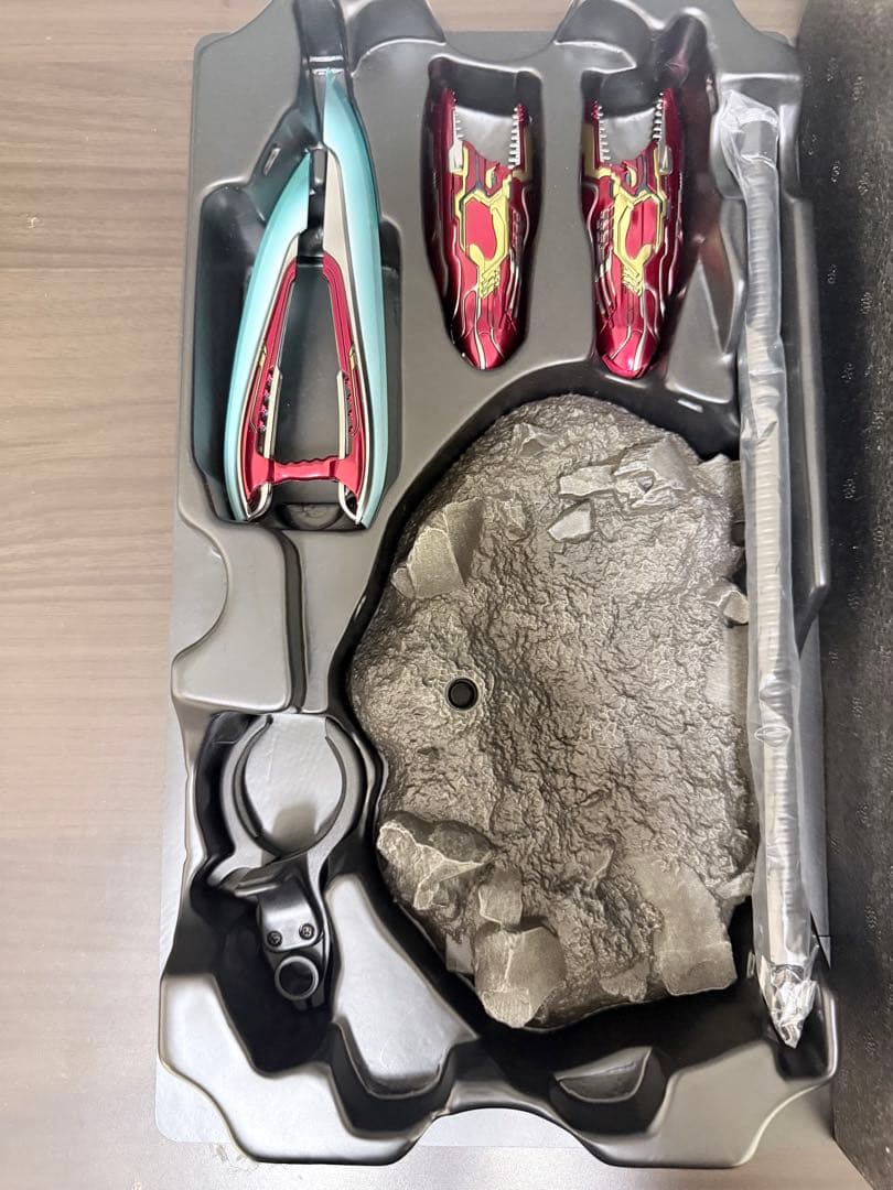 ト*ム様 ホットトイズ　アベンジャーズ　アイアンマン・マーク８５（バトルダメージ