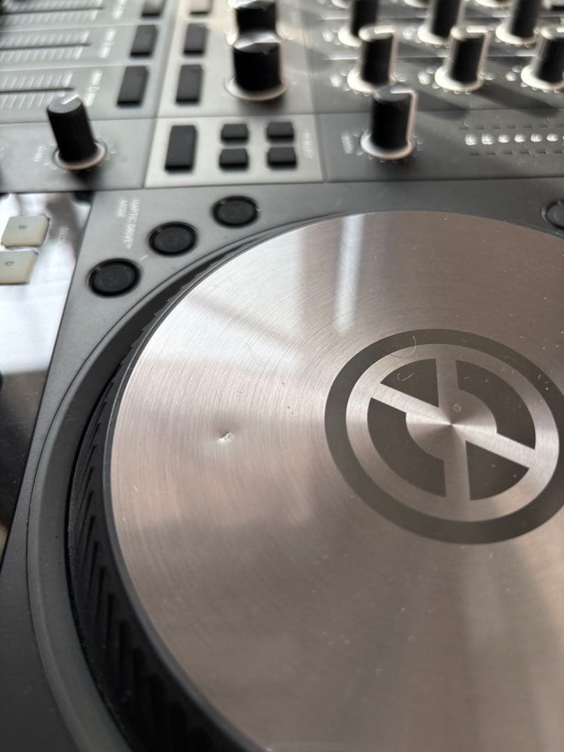 Traktor Kontrol S4 MK3 DJコントローラー