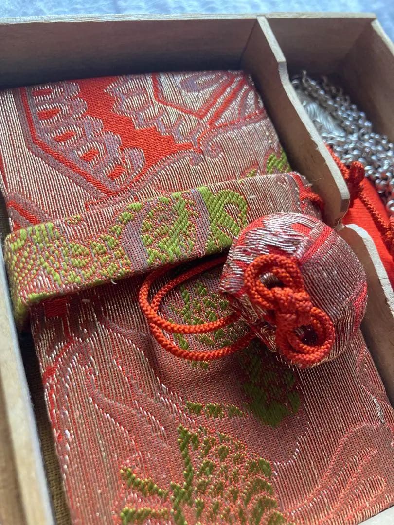 京都・アンティーク　舞妓さん　髪飾り・鏡　赤色の和柄小物セット