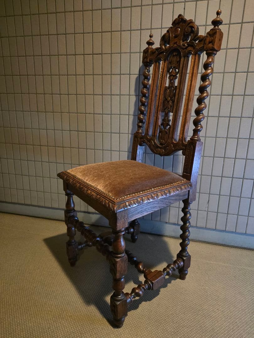希少　アンティーク　ツイストレッグチェア　アンティーク 木製 　彫刻入り椅子