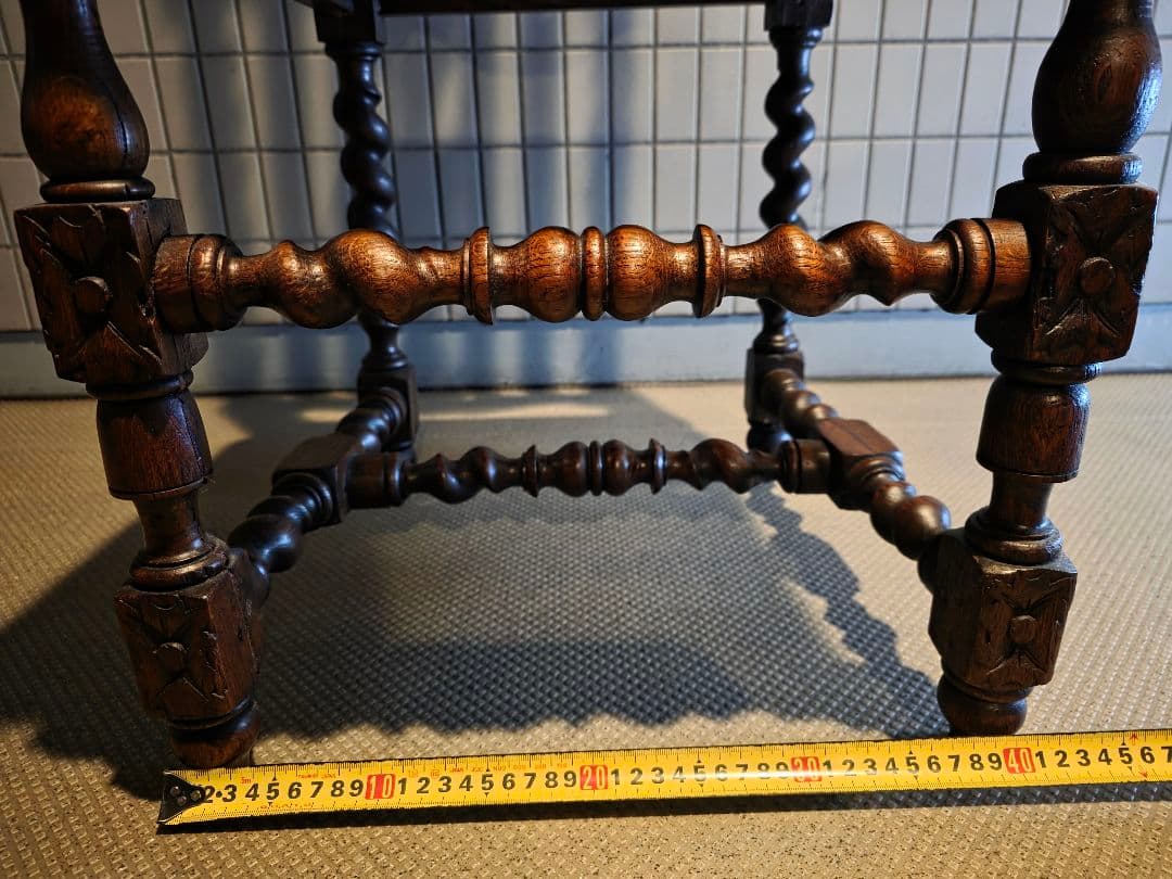 希少　アンティーク　ツイストレッグチェア　アンティーク 木製 　彫刻入り椅子