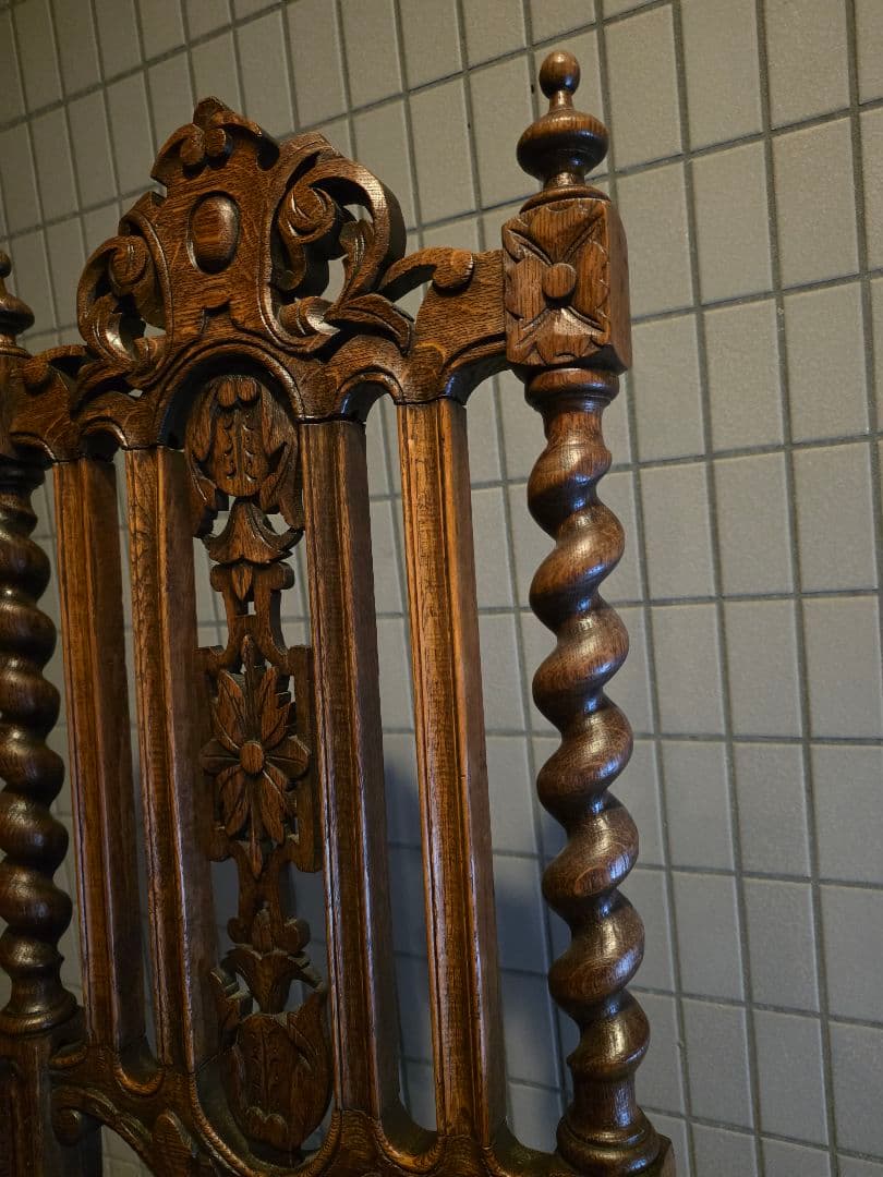 希少　アンティーク　ツイストレッグチェア　アンティーク 木製 　彫刻入り椅子