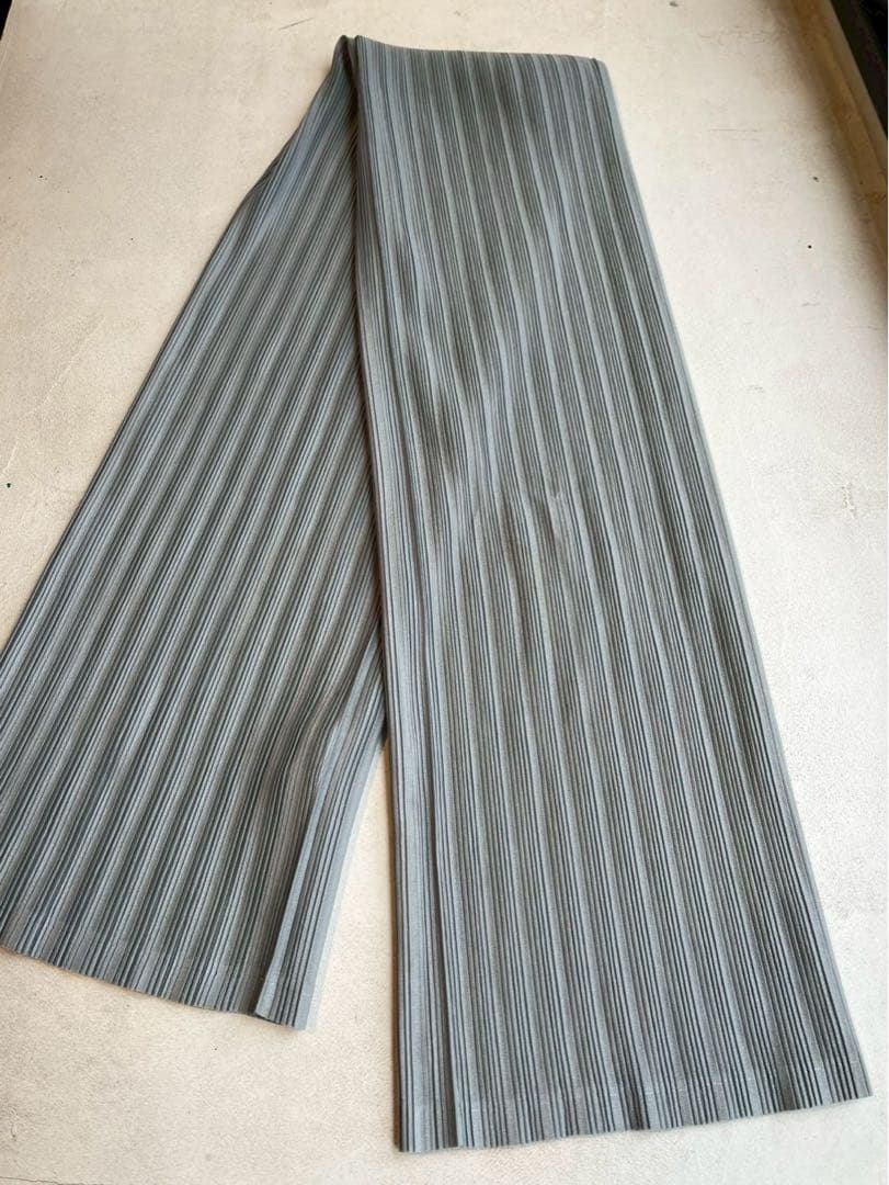 【美品】ISSEY MIYAKE イッセイミヤケ ネックウォーマー グレー