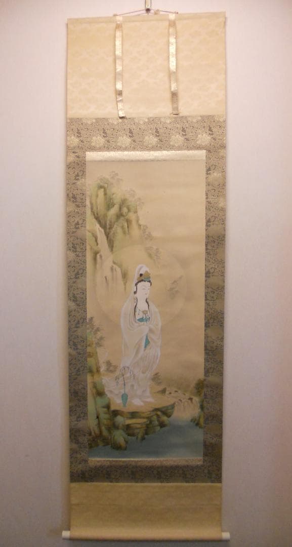 掛け軸 玉峰 岩上観音 絹本 希少 軸装 茶道具 掛軸 美品 です。