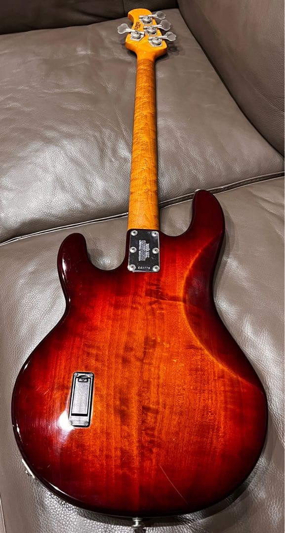 【レア＆訳アリ価格！】MUSICMAN StingRay \"Limited\"