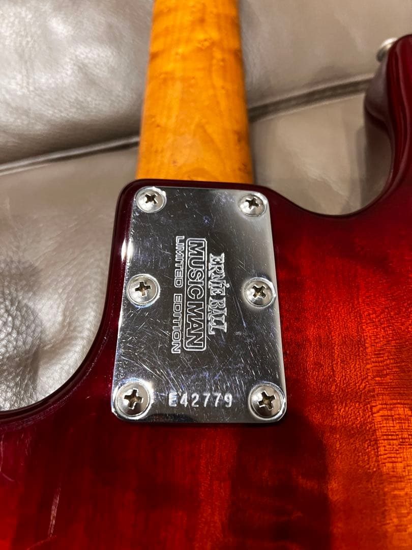 【レア＆訳アリ価格！】MUSICMAN StingRay \"Limited\"