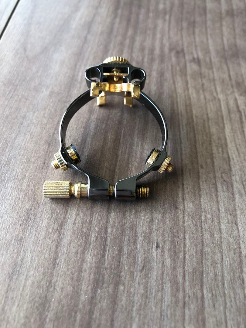 JLVアルトサックス用リガチャー　プラチナ