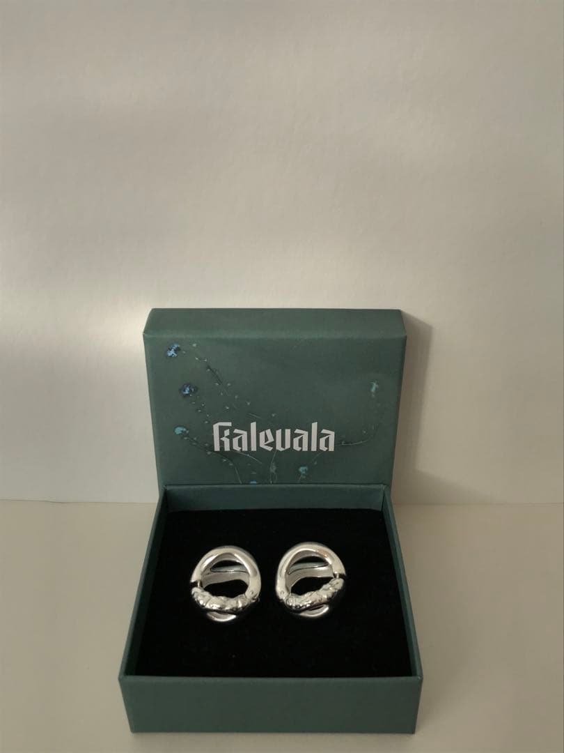 #64 フィンランド発　カレワラジュエリーMännyt フープピアス シルバー