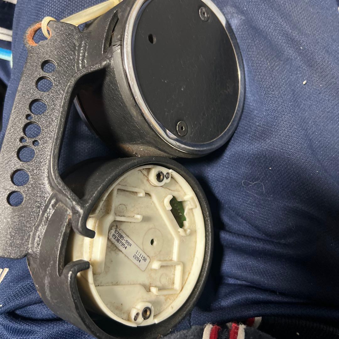 ハーレー純正スピードメーター・タコメーターステー付き中古動作未確認