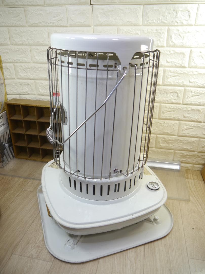 送料無料●2013年②◆コロナ　ホワイト 石油ストーブ 安全ガード付き