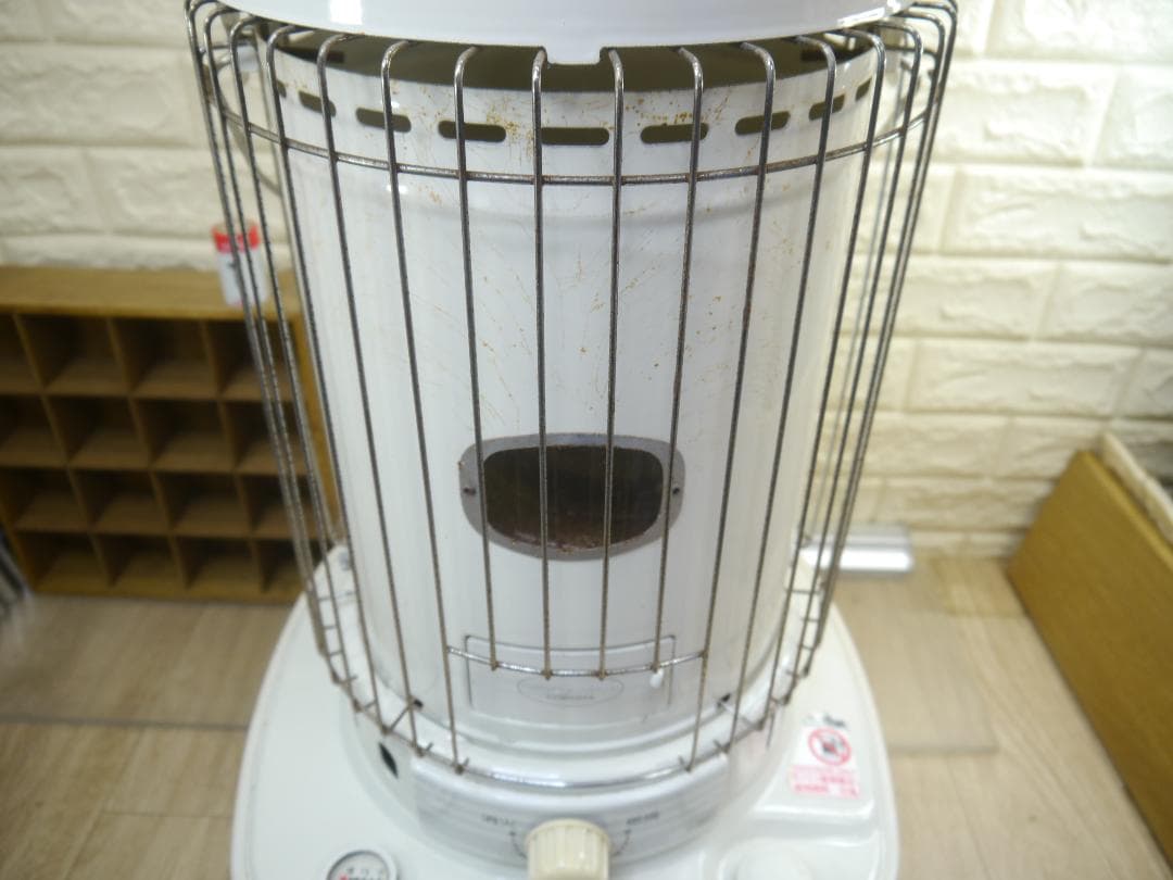 送料無料●2013年②◆コロナ　ホワイト 石油ストーブ 安全ガード付き