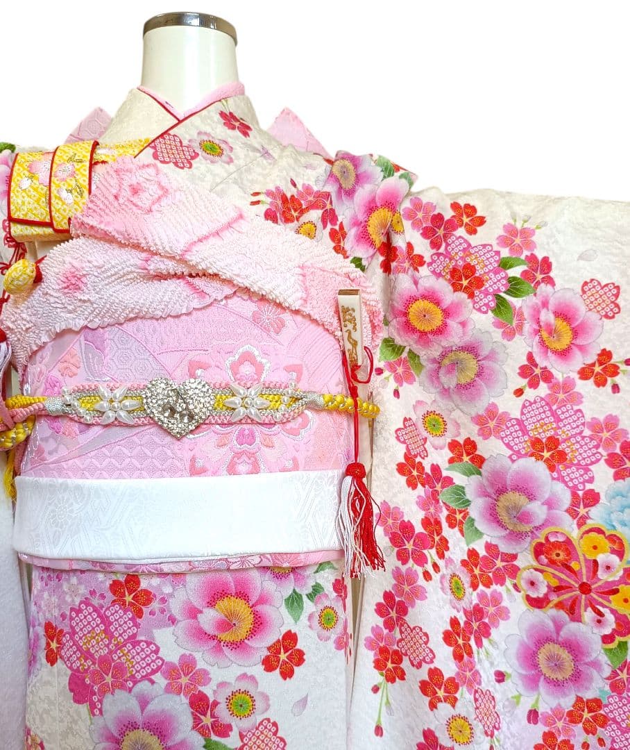 正絹☆刺繍☆白地に花模様の着物とピンク作り帯☆七五三ハーフ成人式フルセット