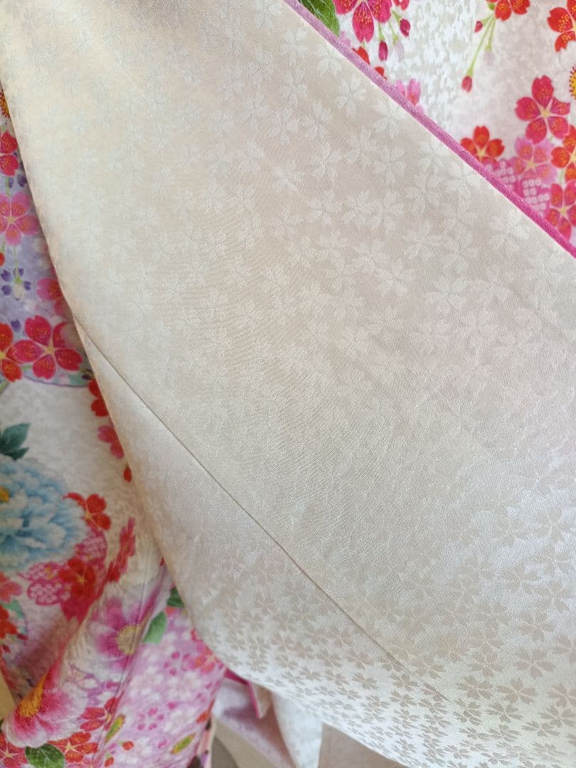 正絹☆刺繍☆白地に花模様の着物とピンク作り帯☆七五三ハーフ成人式フルセット