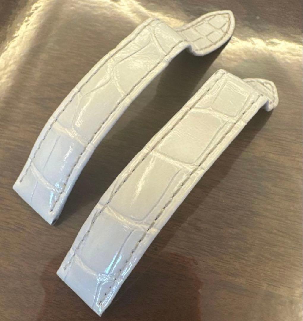Cartier ホワイトレザーベルト クロコダイル型押し　白　カルティエ