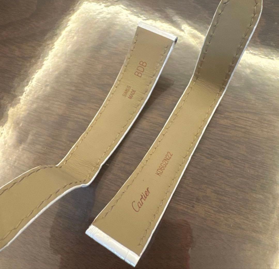 Cartier ホワイトレザーベルト クロコダイル型押し　白　カルティエ