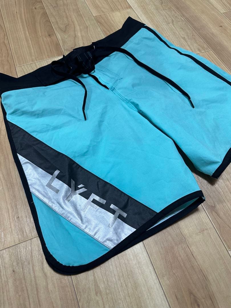 早い者勝【LYFT リフト】サーフパンツ/ステージショーツ/サイズS