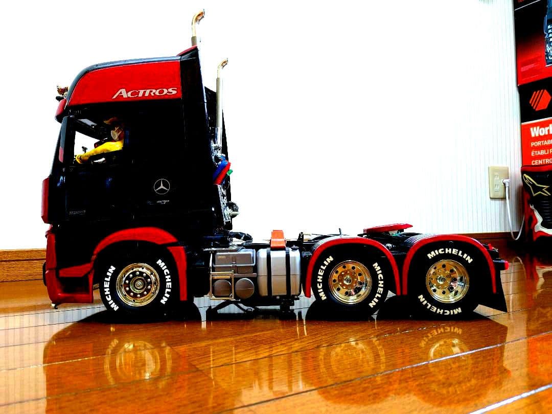 タミヤ　メルセデスベンツ　アクトロス3363 　6×４ギガスペース　フルオペ