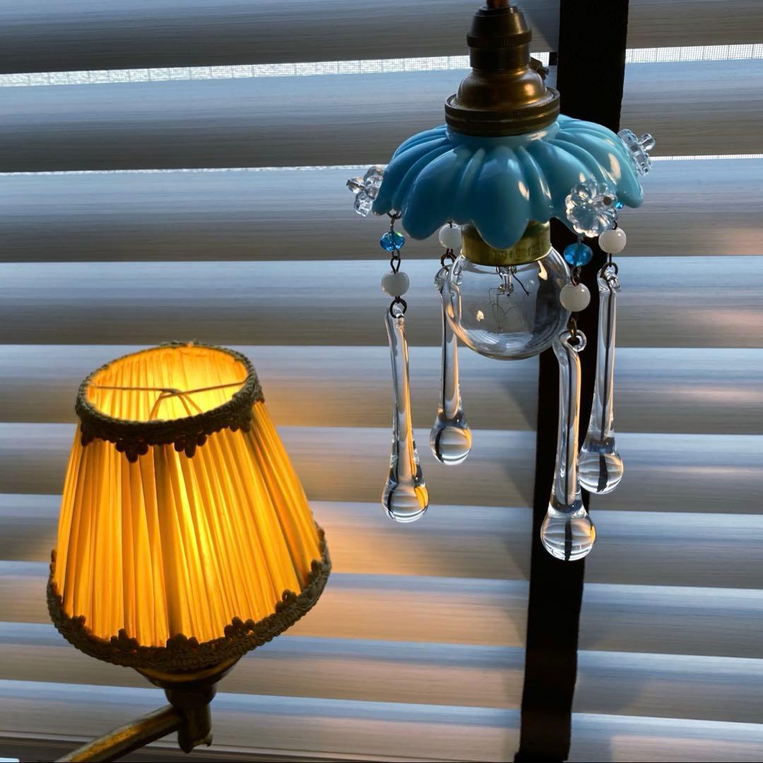 ミニシャンデリア　19世紀　アンティーク　オパールセント　シェード