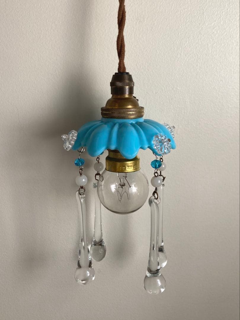 ミニシャンデリア　19世紀　アンティーク　オパールセント　シェード