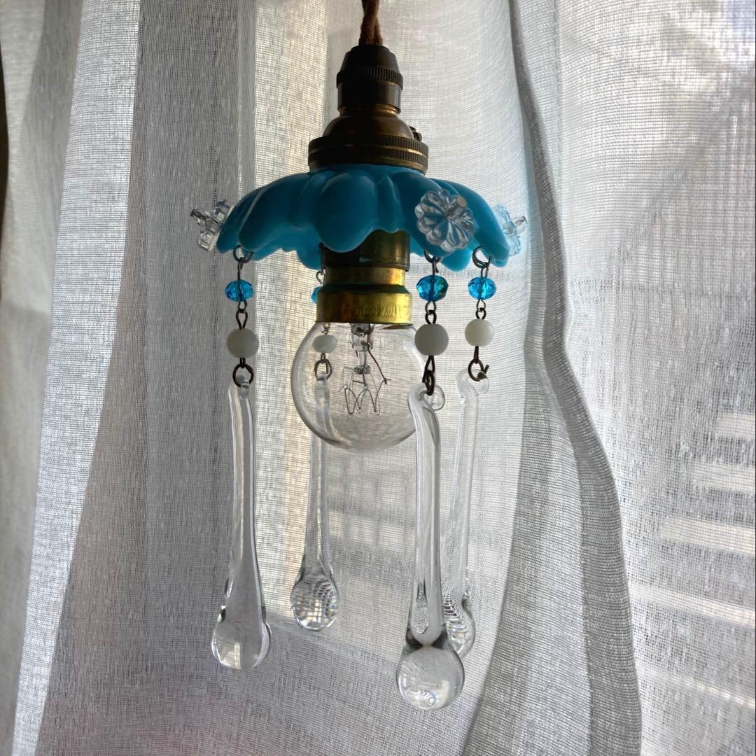 ミニシャンデリア　19世紀　アンティーク　オパールセント　シェード