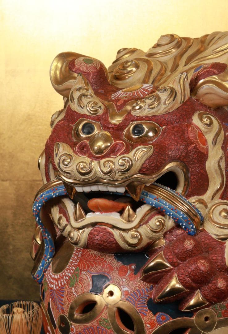 九谷焼　色絵金彩　玉乗り獅子　置物　床飾　高さ45㎝　巾56㎝　大型 BE948