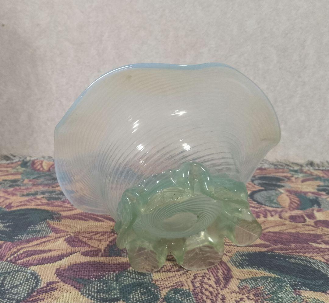 明治頃 乳白ぼかし 糸巻文 輪花和ガラス脚付鉢  氷コップ