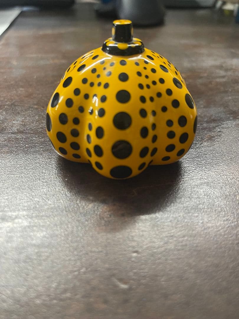 草間彌生 くさまやよい かぼちゃ 黄色 ペーパーウェイト パンプキン 黄色