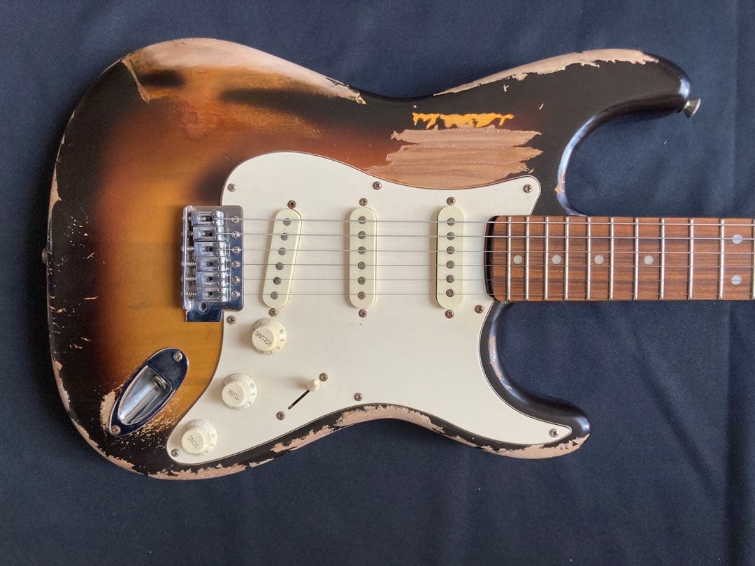 早い者勝ち　#16ストラトキャスタータイプ　ニトロセルロースラッカー塗装