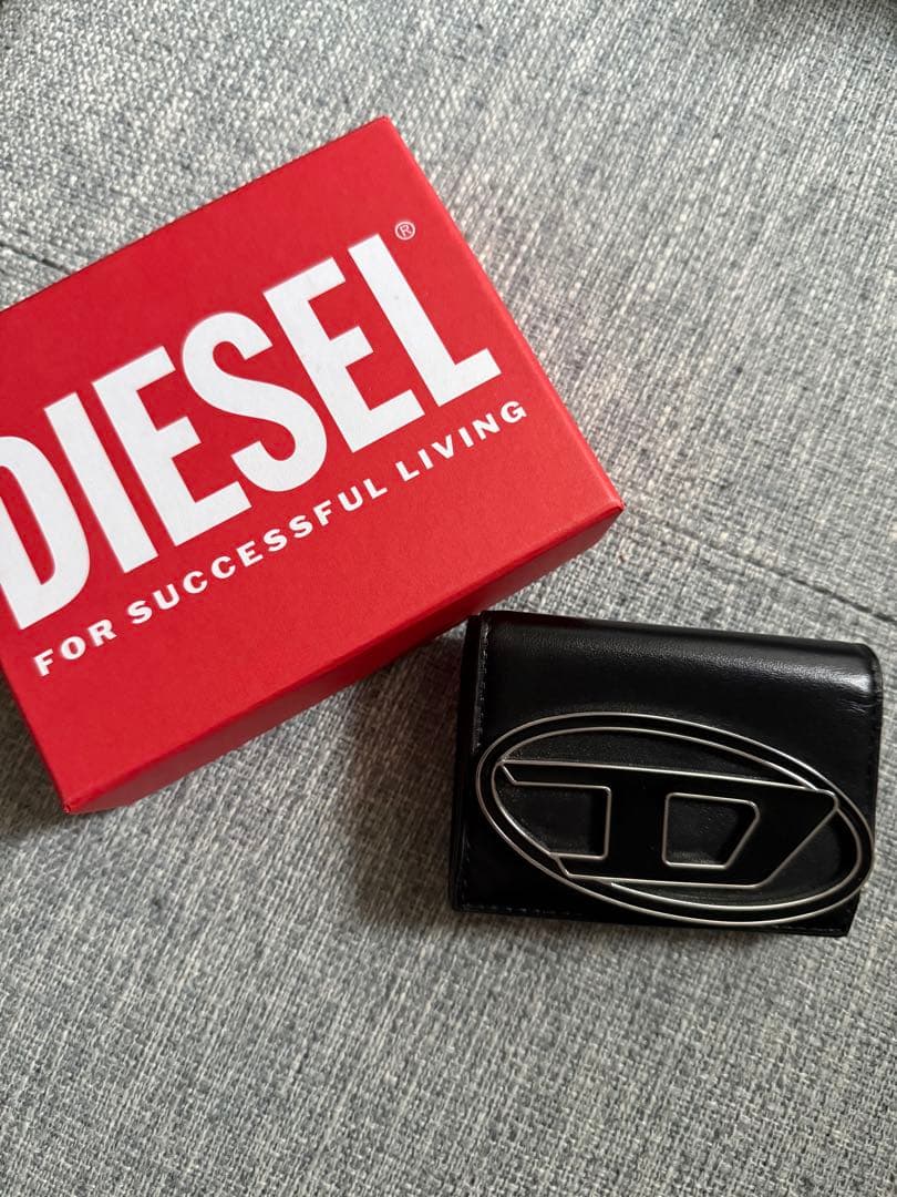 DIESEL ブラック 三つ折り財布 箱付き