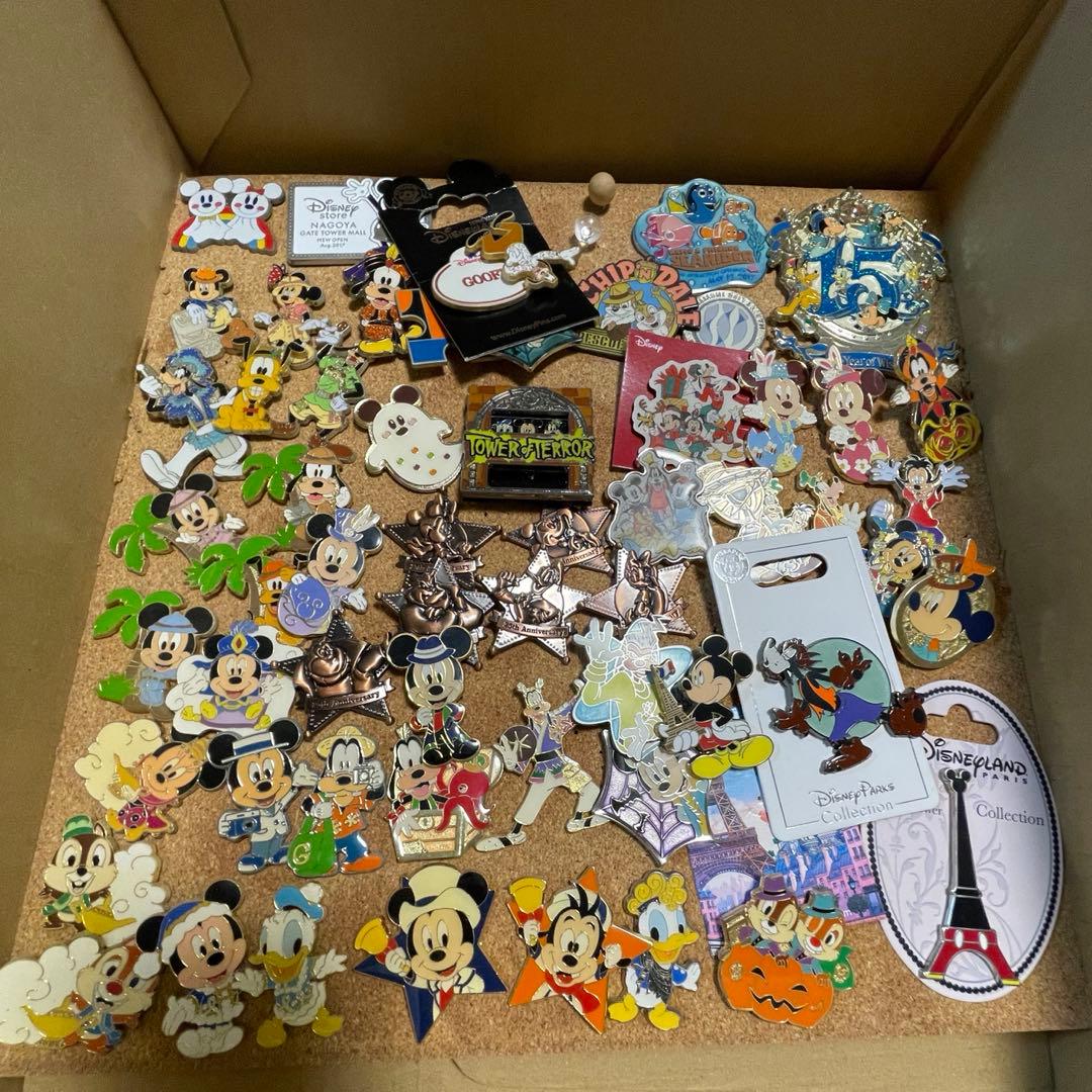 ディズニー コレクションピンバッジ　ミッキー、グーフイー　多め　約50個➕小物類