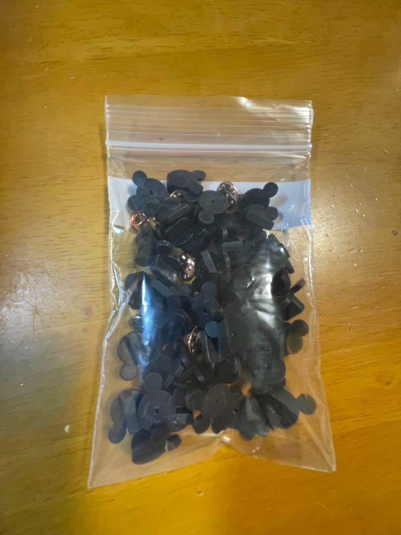 ディズニー コレクションピンバッジ　ミッキー、グーフイー　多め　約50個➕小物類