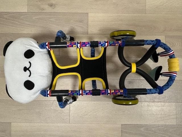 犬用車椅子、ミニュチアダックス用車椅子4輪車、犬の車椅子