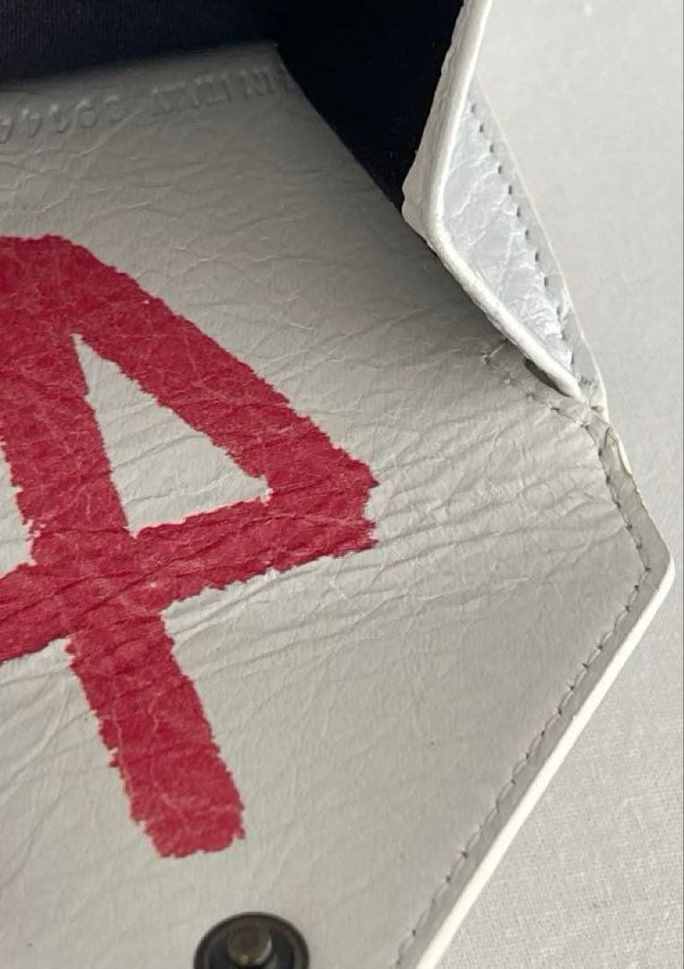 バレンシアガBALENCIAGAペーパーミニウォレット　グラフィティ三つ折り財布