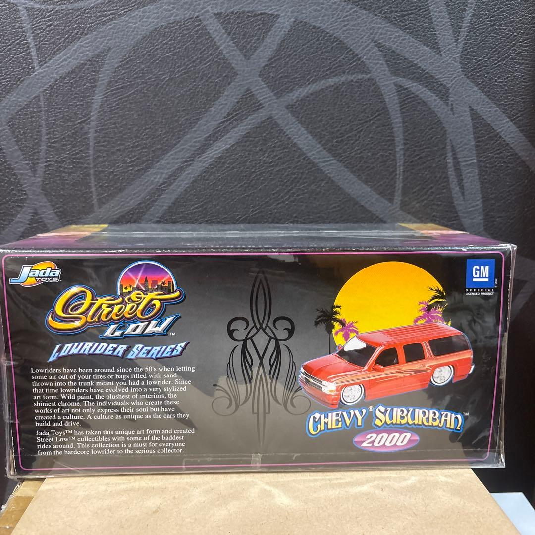 最終値下げ　2000 Chevy Suburban Lowrider 1:24