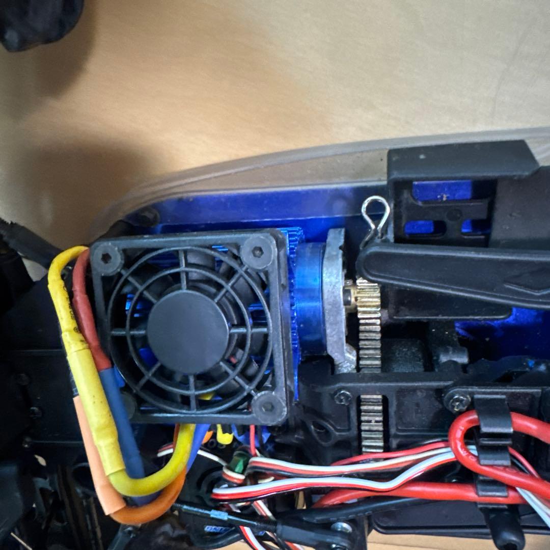 SSDRACING リモコンカー、ブルー 1/8