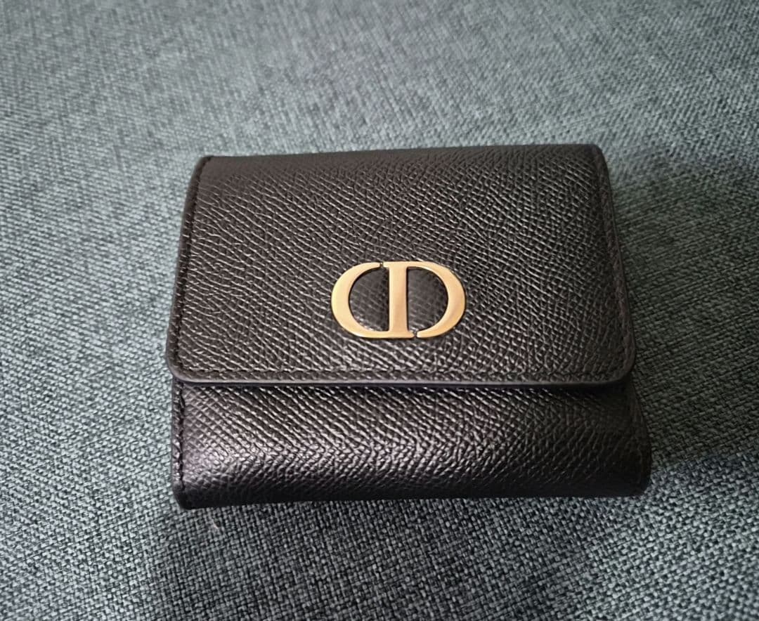 クリスチャンディオール 30モンテーニュ ロータス 三つ折財布