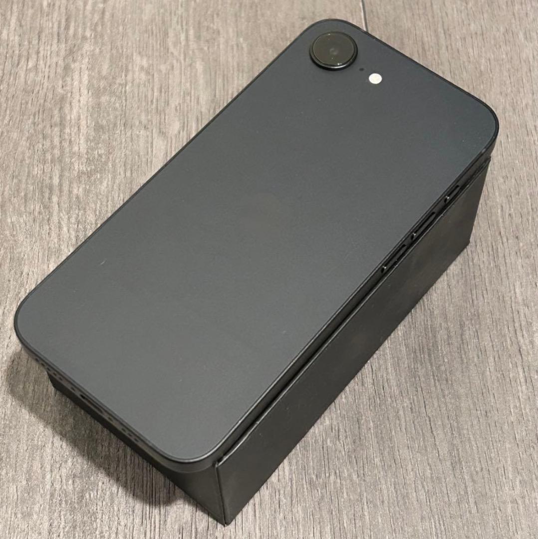 【ほぼ未使用】iPhone 16e｜SIMフリー版　バッテリー100％