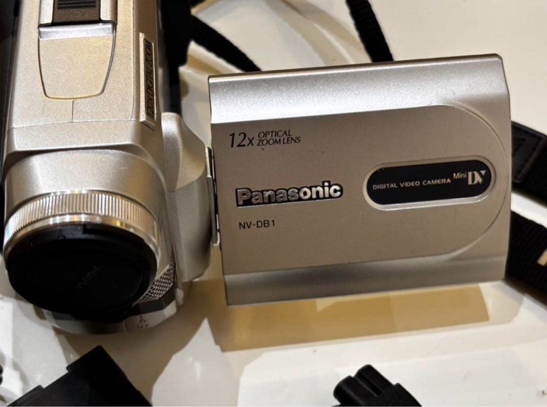 Panasonic NV-DB1 デジタルビデオカメラ MiniDV シルバー