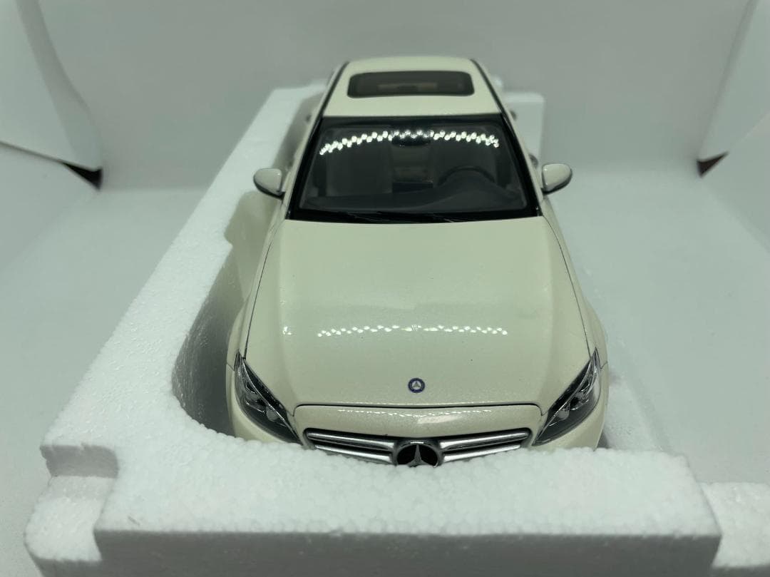 304-016 ノレブ 1/18 メルセデスベンツ C-Class 2014