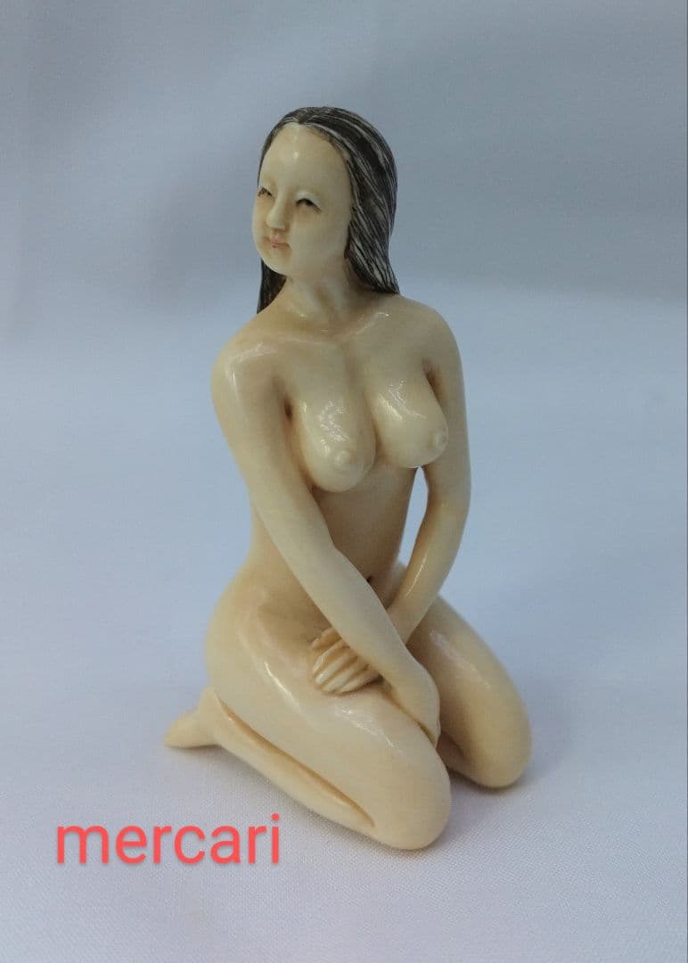 裸婦 根付② 紙箱付き