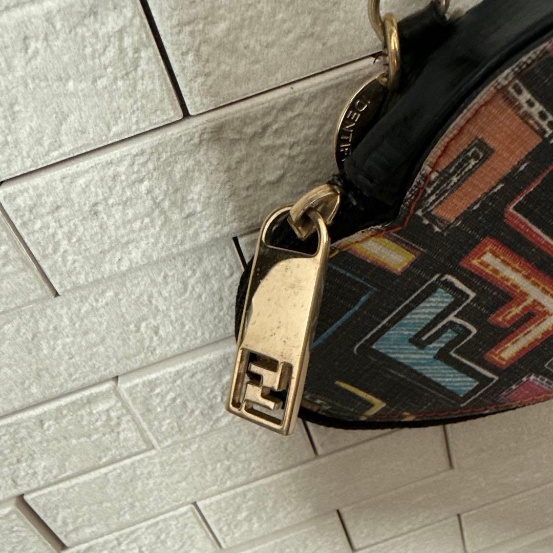 FENDI ハート型ケース