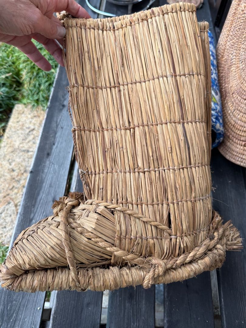 民芸品　民藝　わらぐつ　伝統的な藁製草履　冬　長靴