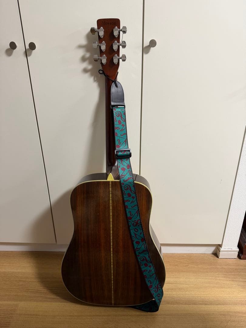 MORRIS アコースティックギター ストラップ付き