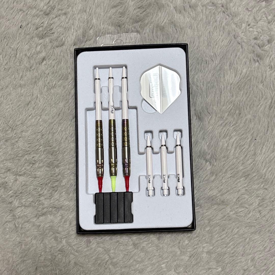 one80 UTA2 Kaori Miura エスダーツ限定