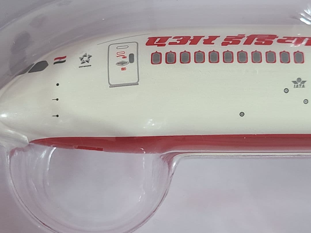 B787-8 エアインディア 飛行姿勢 (スタンド付属) 希少